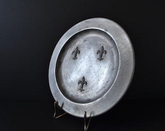 Antieke tinnen displayplaat, fleur-de-lys-motief, Frans symbool