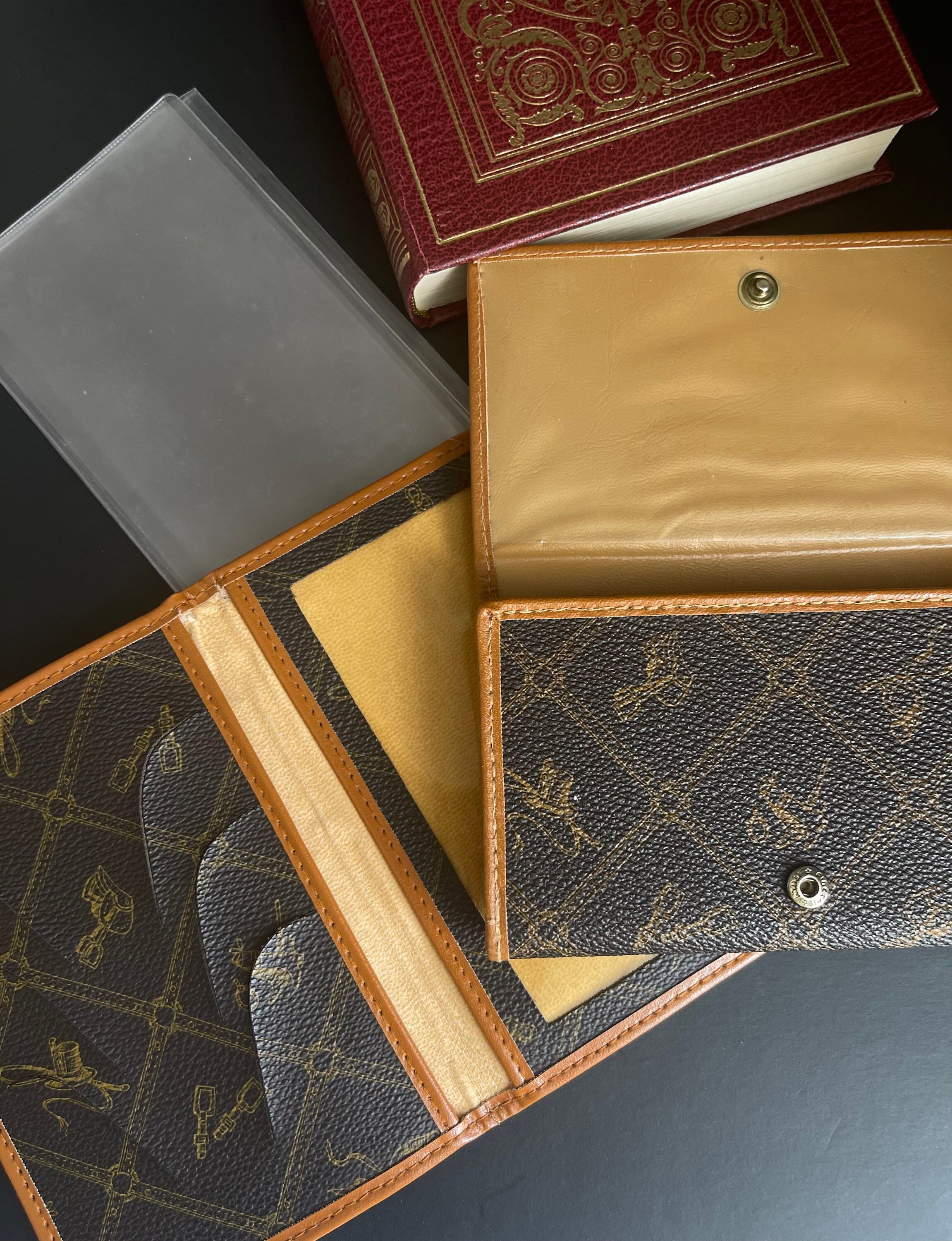 ◇FOLNUA◇ PORTE WALLET VINTAGE [2COLOR] Vintage Matching Pair of Wallet and Passport Holder, Quality