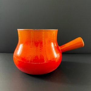 Vintage fransk emaljerad gjutjärnsgryta, flammig orange fondue-stil