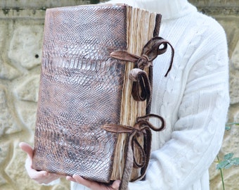 Extra Großes Grimoire aus echtem Leder - Handgemachtes Journal - Rustikales riesiges Journal - 1000 gealterte Seiten