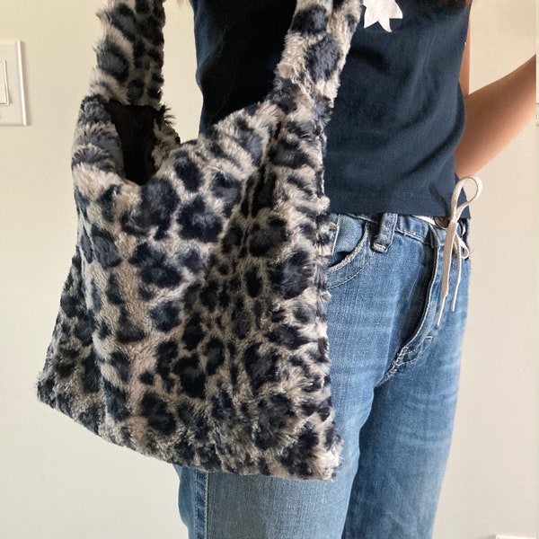 Medium Fluffy Leopard Print Bag - Animal Print Fuzzy Purse - y2k purse - Animal Print Tote bag