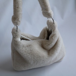 Fluffy Ivory Mini Bag - Classic 90'S Mini Bag