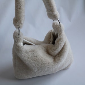Fluffy Ivory Mini Bag - Classic 90&#39;S Mini Bag