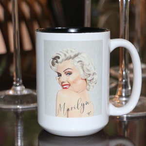 Marilyn Monroe, Off White Background,  Marilyn Monroe Gift, 15oz Mug