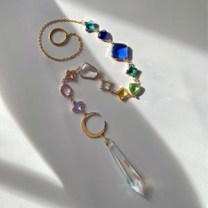 Moon Crystal Suncatcher Prism Sun Catcher Celestial Decor Rainbow Maker Glass Charms Crescent Moon Window Decor Glass Icicle Pendant