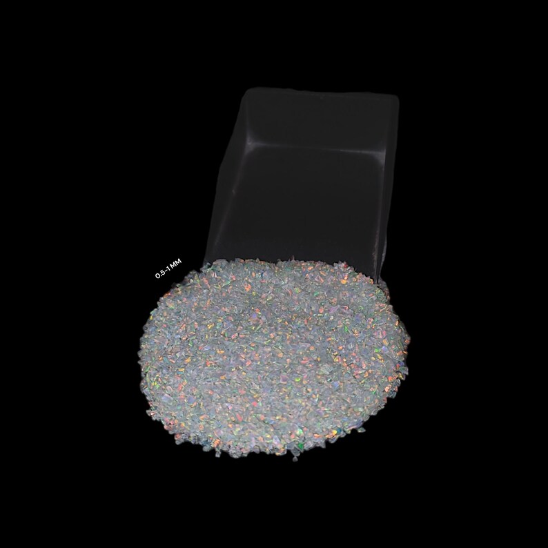 Our crushed White opal is completely prepared by handmade process, it will make your art more beautiful, its fire is very good, it is useful for making rings, woodworking and for resin art inlay and also for other types of workmanship can be used.