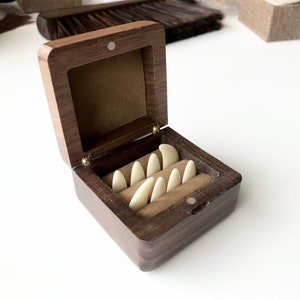 Pick Organizer Box Solid Walnut Wood- Box Only Picks Not Included 核桃木指甲收纳盒