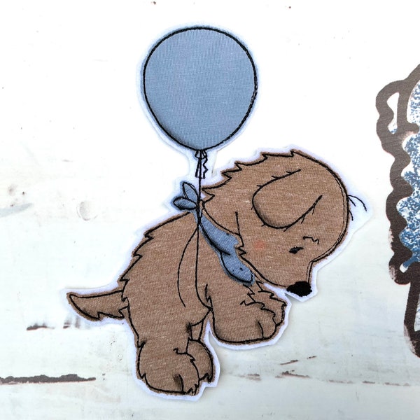 Applikation Hund am Luftballon, Aufnäher, Geburtstag, Hund, Stickwolke, blau