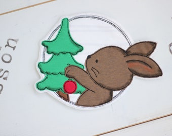 Applikation, Aufnäher, Patch, Button Hase mit Weihnachtsbaum