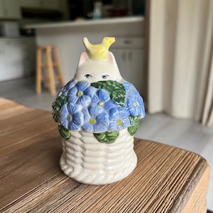 Vintage Clay Art Cat in Flower pot Shaker