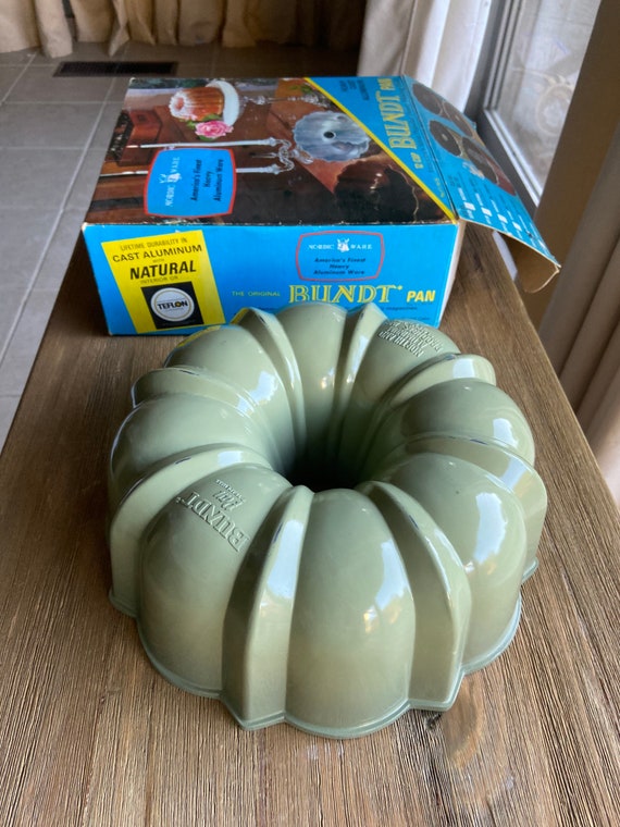 12 Cup Bundt Pan 