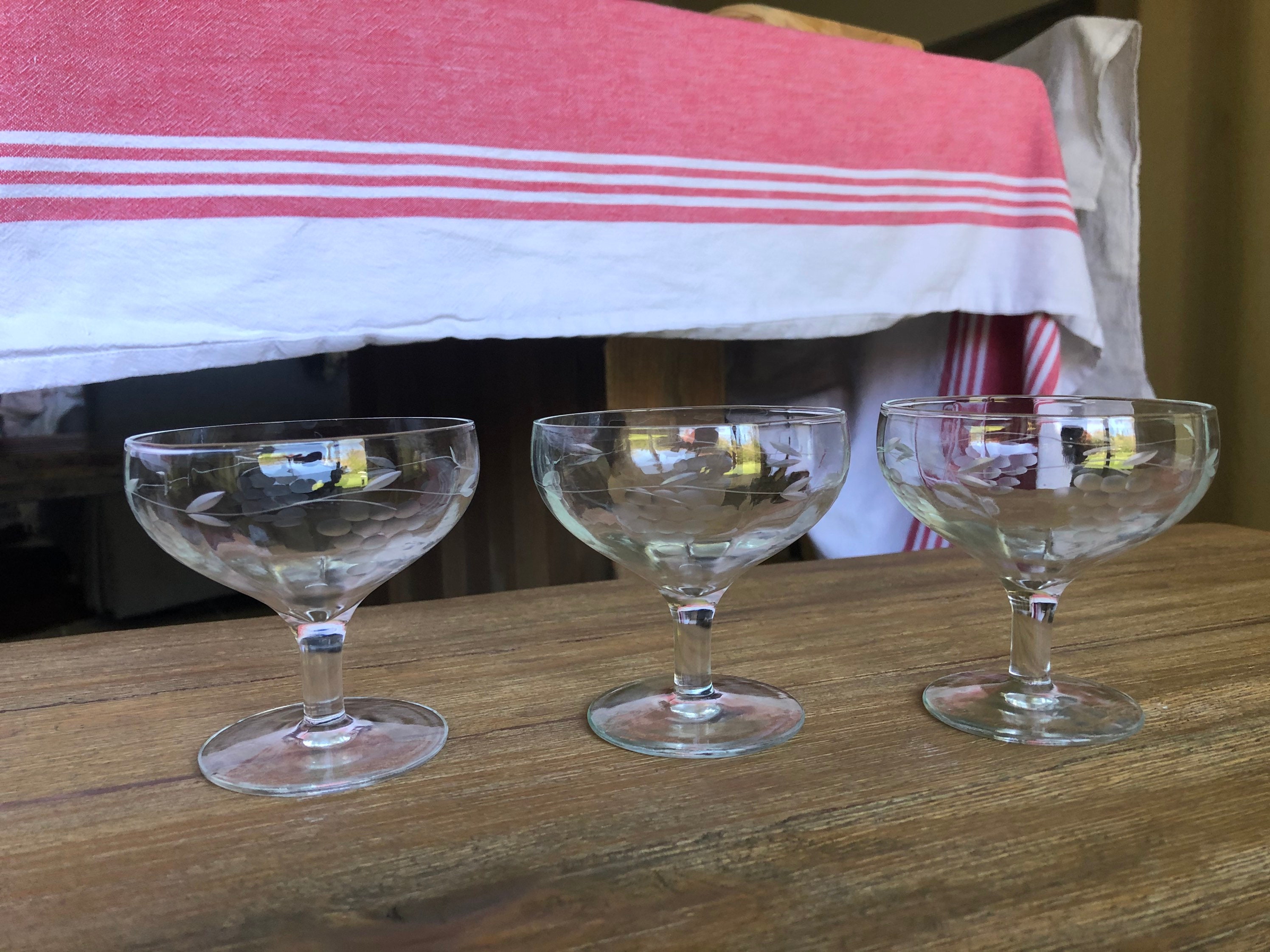 Vintage Etched Glass Champagne Glasses Etsy UK