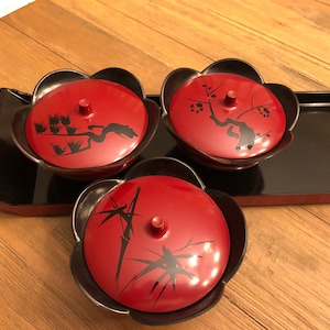 Vintage lacquered condiment set