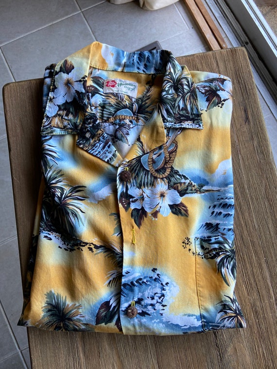 Hilo Hattie Large Hawaiian shirt