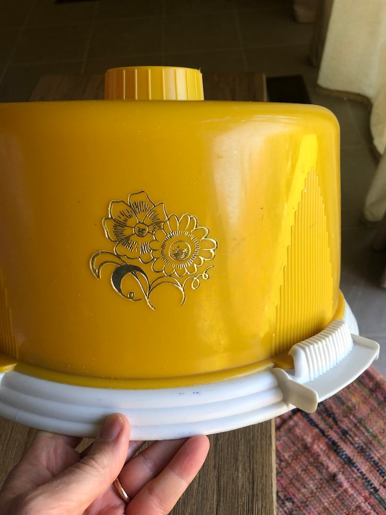 Vintage plastic cake plate with cover Etsy