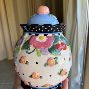 Vintage Mary Engelbreit jar with lid