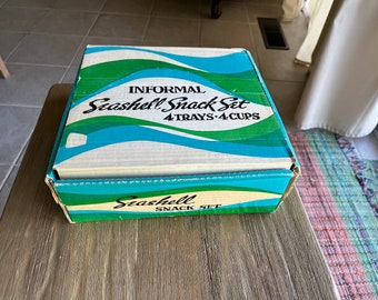 Vintage Hazel Atlas SeaShell snack set in original box