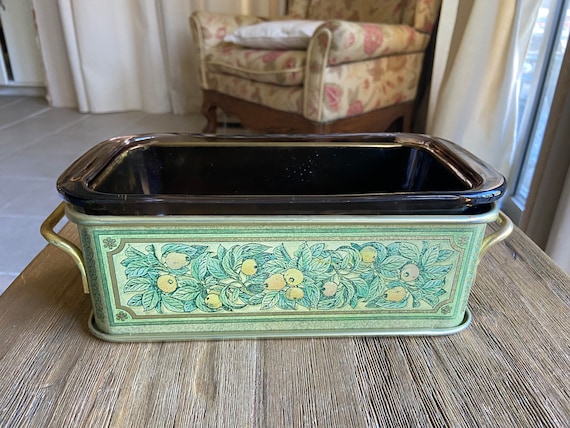 Vintage Pyrex Dish With Metal Carrier 