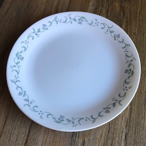 Vintage Corelle plates (4)