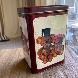 Vintage teddy bears tin
