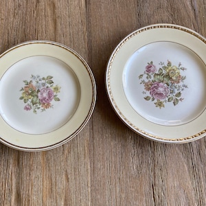 Vintage eggshell Georgian Homer Laughlin plate set