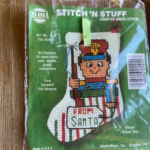 Vintage Christmas crafts kits (5)