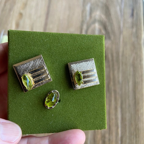 Vintage Olivine cuff links and tie tack