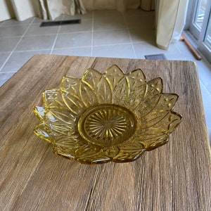 Vintage yellow glass shallow bowl/candy dish