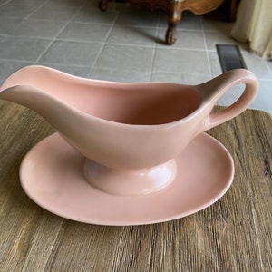 Vintage El Patio Coral (Matte)Franciscan gravy boat with attached plate