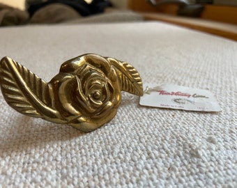 Vintage brass flower napkin ring