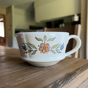 Vintage Metlox Poppytrail cups (4)