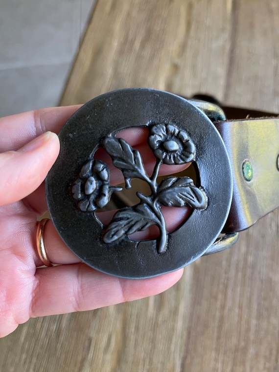 Vintage flower belt buckle and belt