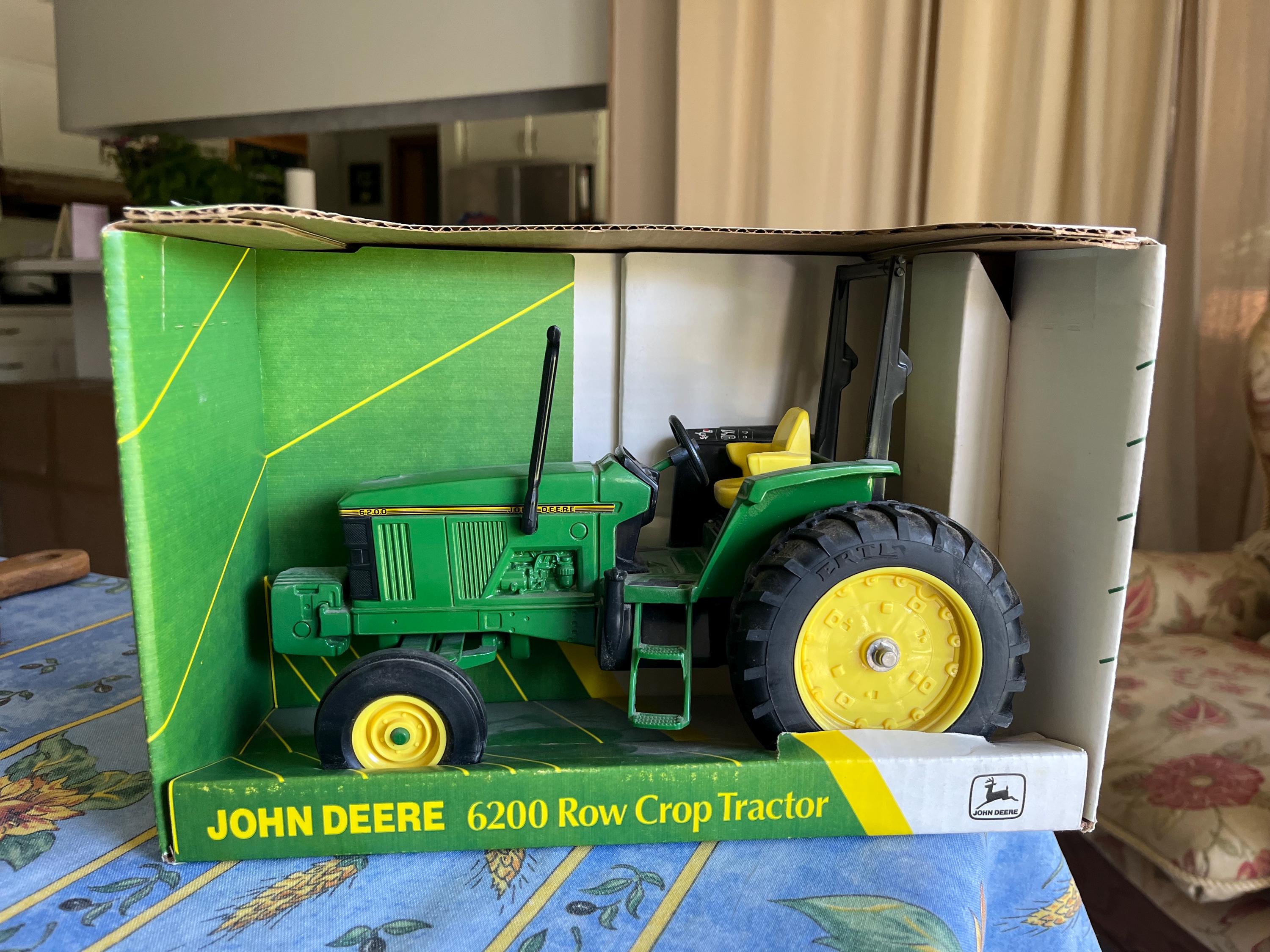 Vintage Ertl John Deere 6200 Row Crop Tractor in Original Box