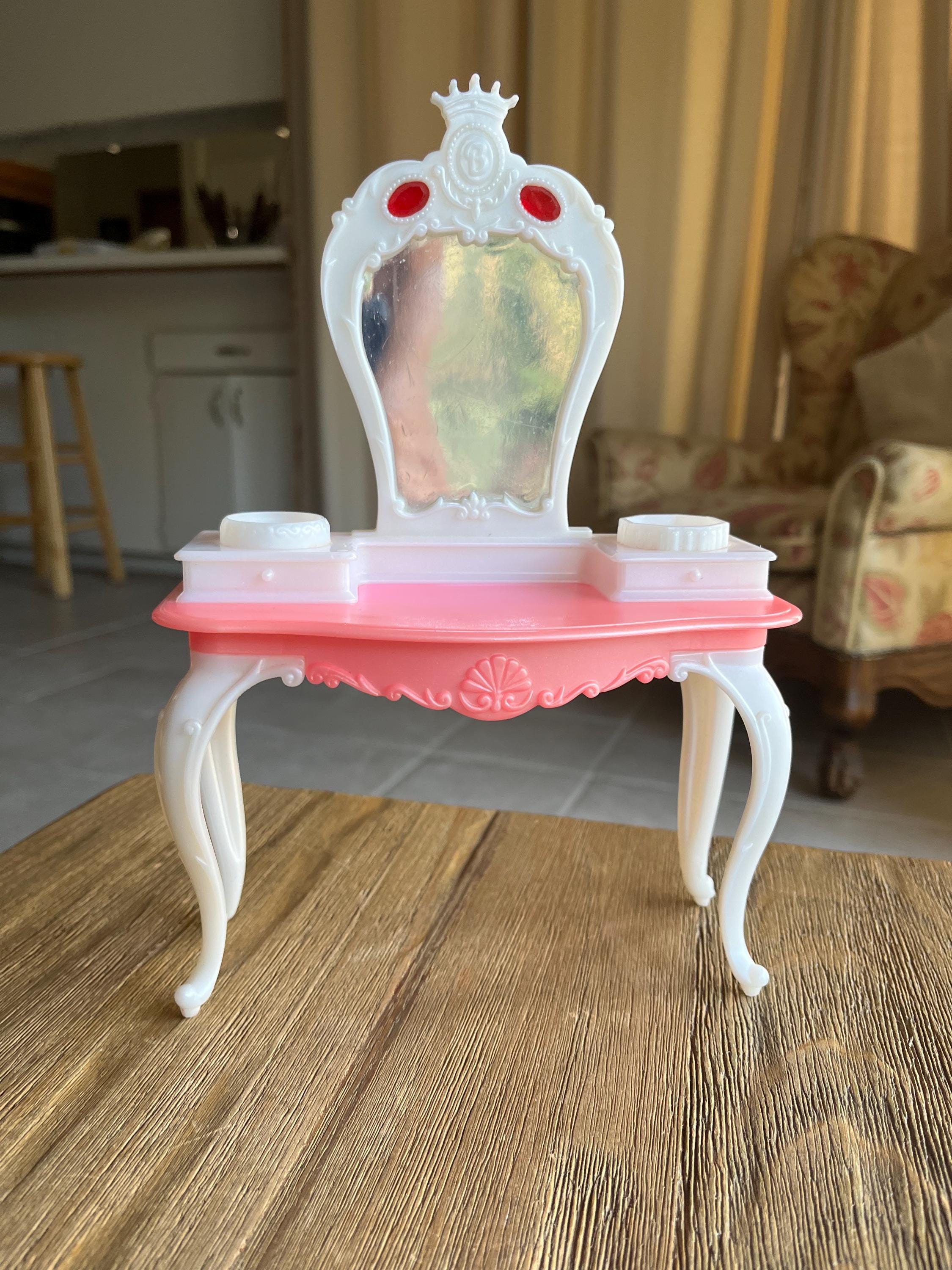 Barbie dresser with mirror sale