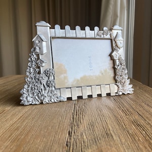 Vintage Seagull pewter picture frame (birdhouses )