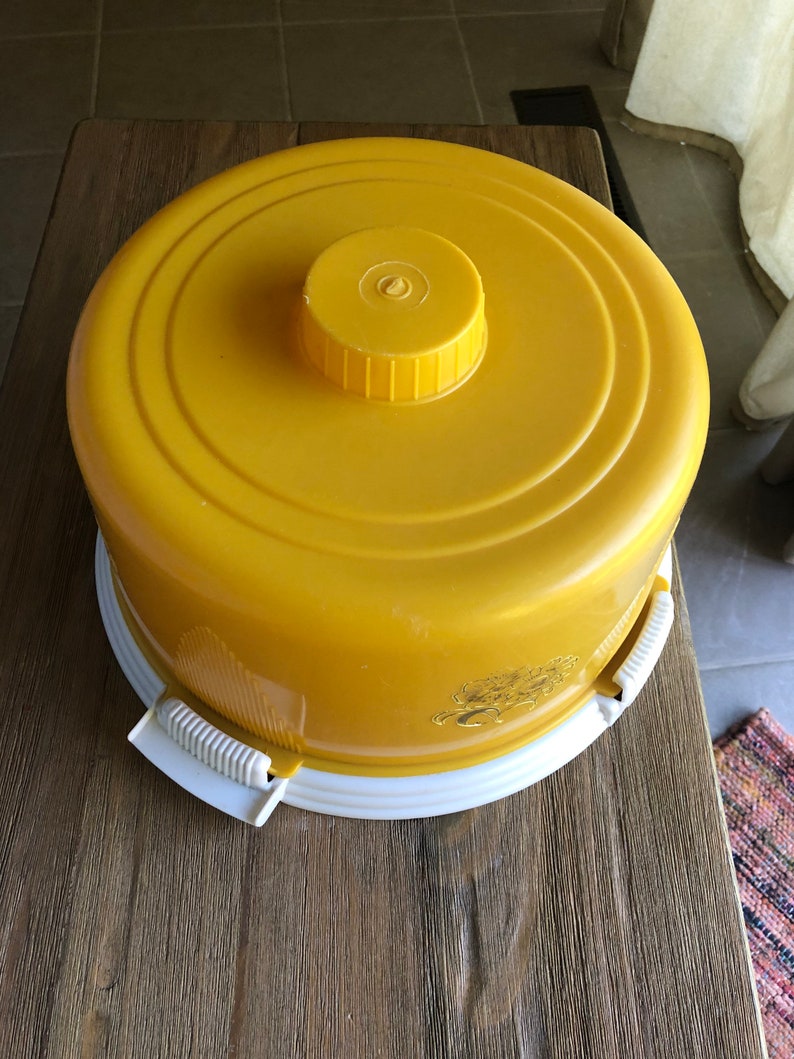 Vintage plastic cake plate with cover Etsy