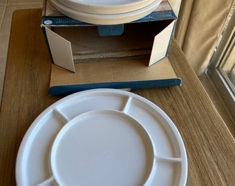 Vintage white fondue plates (4)in original box