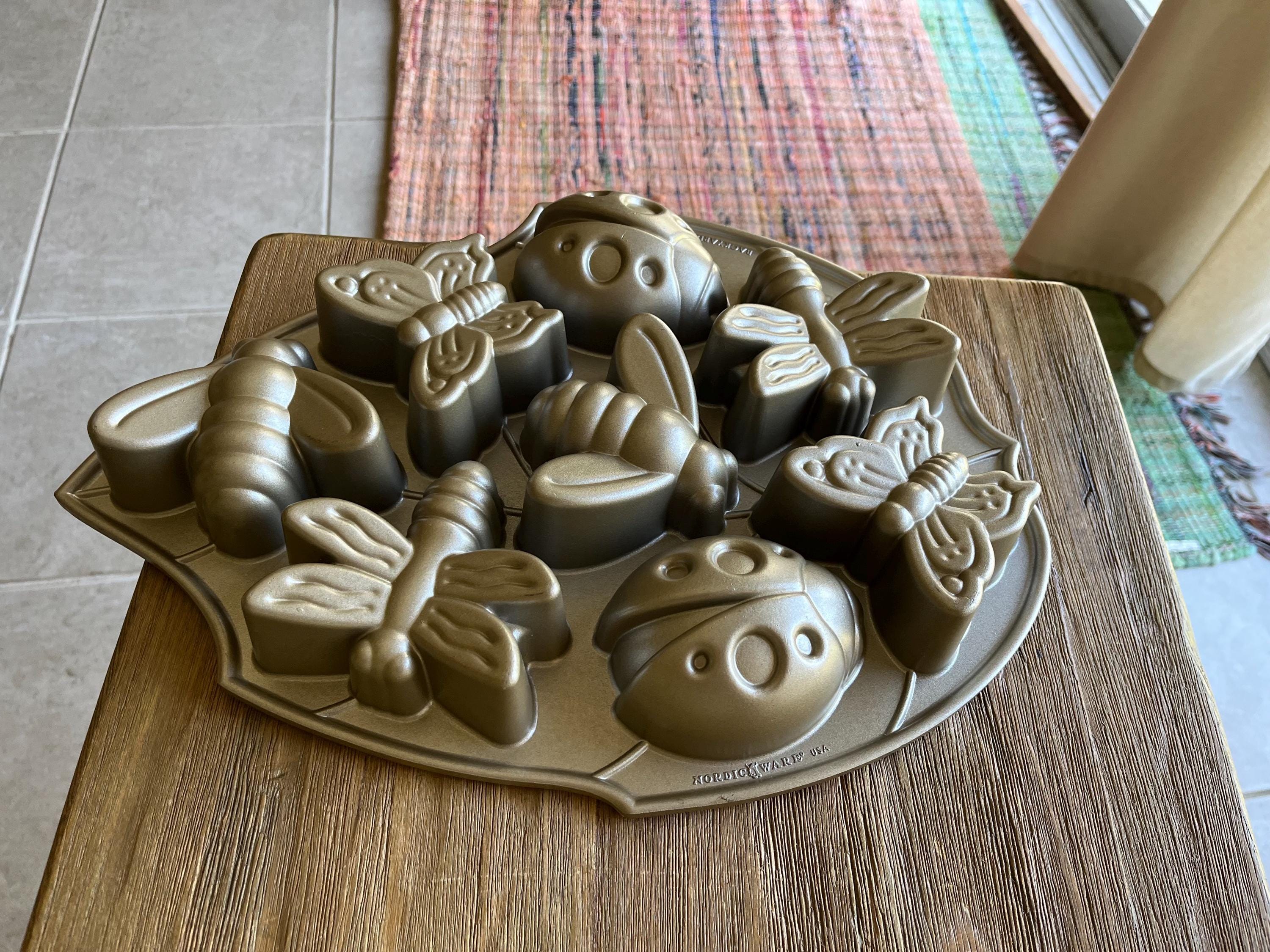 Nordic ware backyard bugs pan 2025
