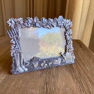 Vintage pewter garden theme picture frame