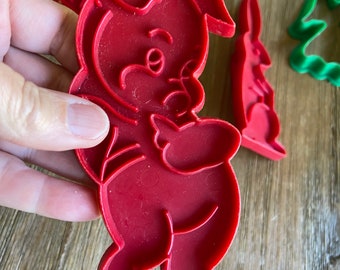 Vintage cookie cutters with tin