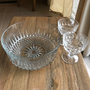 Vintage Arcoroc bowl with footed bowls
