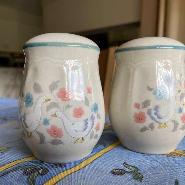 Vintage geese with flowers ceramic shakers