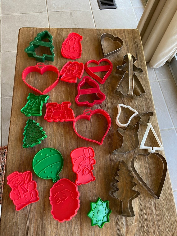Holiday outlet cookie cutters