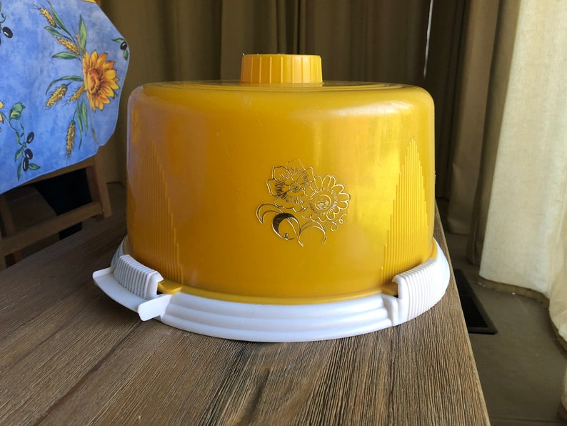 Vintage plastic cake plate with cover Etsy