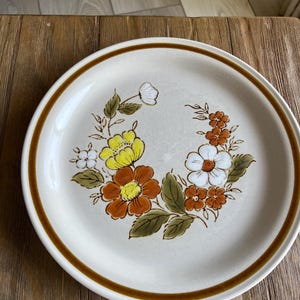 Vintage Mountain Wood Collection Trellis Blossom stoneware dinner plate