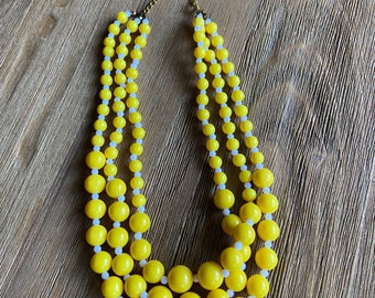 Vintage yellow beads necklace