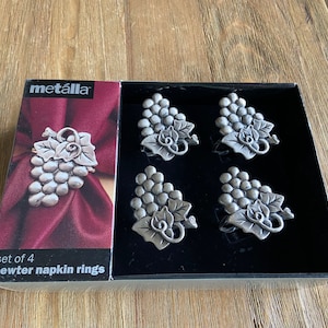 Vintage pewter grape bunch napkins rings (4)