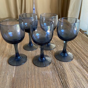 Vintage footed shot glasses (5)