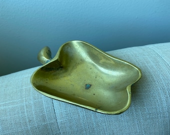 Vintage brass apple shaped bowl/dish