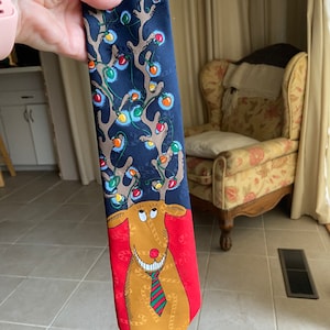 Vintage Hallmark Christmas reindeer with lights necktie